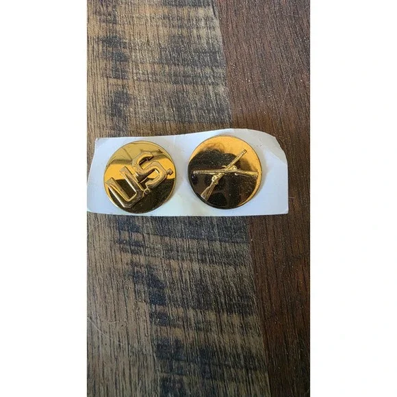 Field Artillery‎ Brass Collar Disc Insignia  Enlisted US Army
