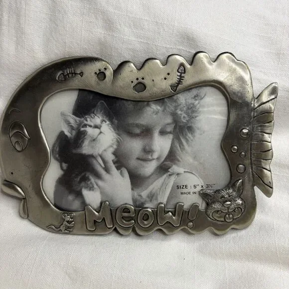 Vintage Cat Pet 3.5x5 Photo Frame Metal Pewter MEOW! Cat Mouse Fishbones Paws