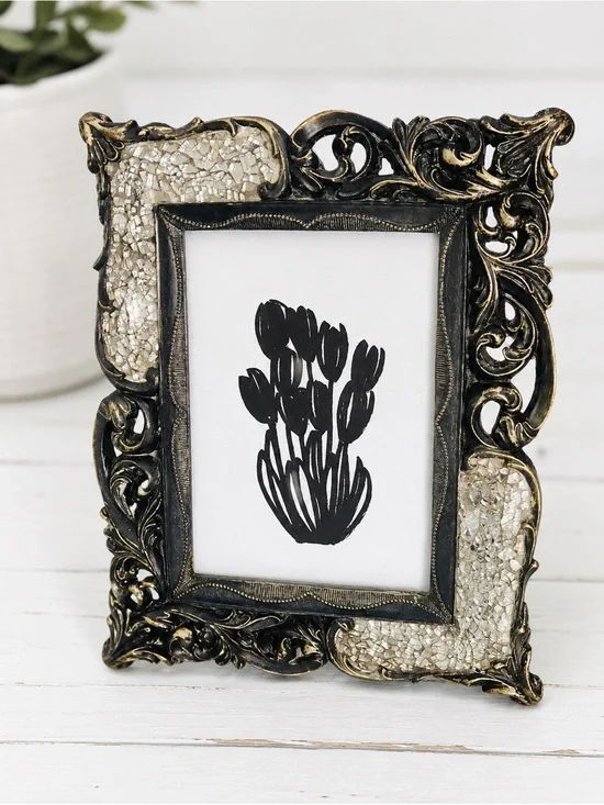 Ornate Vintage-Style Black and Gold Decorative Photo Frame