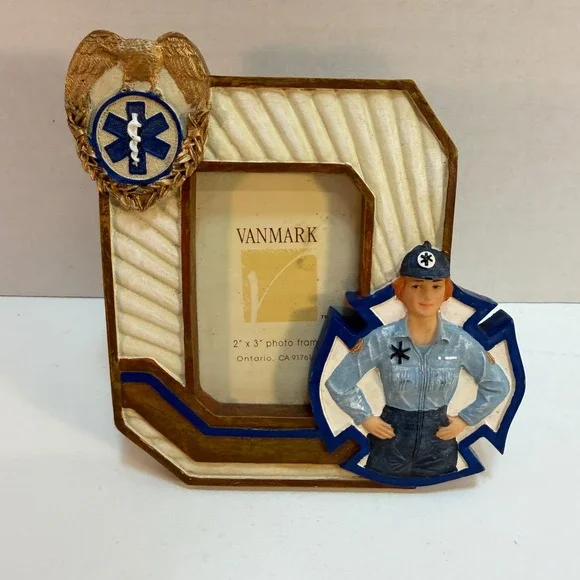 Medics of‎ Valor 2x3 Photo Picture Frame EMS Firefighter Female Figurine Tribute