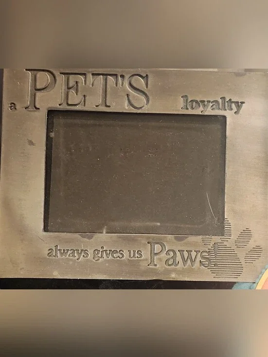 Pet frame