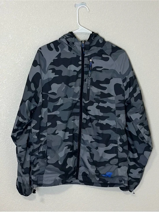 New Balance Men’s Gray & Black Camo Windbreaker Jacket with Hood