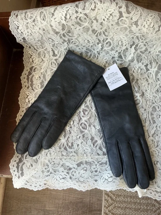 Lands' End Women's Black Leather Winter Cashmere Lined GlovesSize: Medium NWT