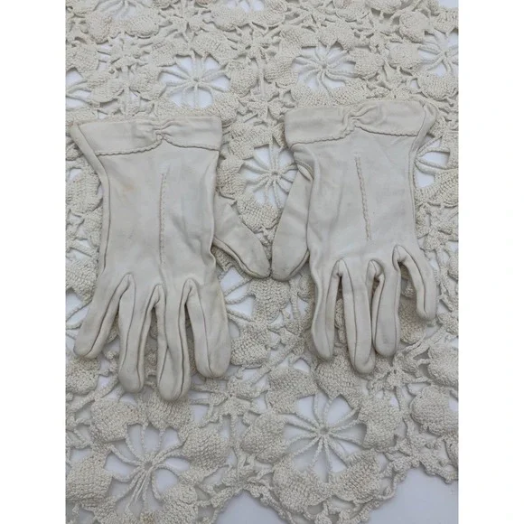 Vintage 1960s Ivory Nylon Tricot Dress Gloves Mid Century Wedding Tea Party