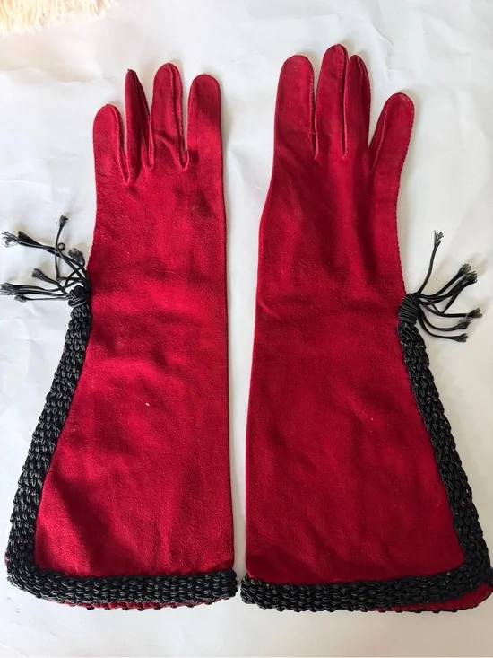 **VINTAGE** Women’s Red Suede Elbow Length Gloves