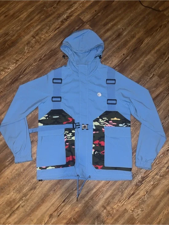 Light Blue Hooded Jacket with Camo Accent