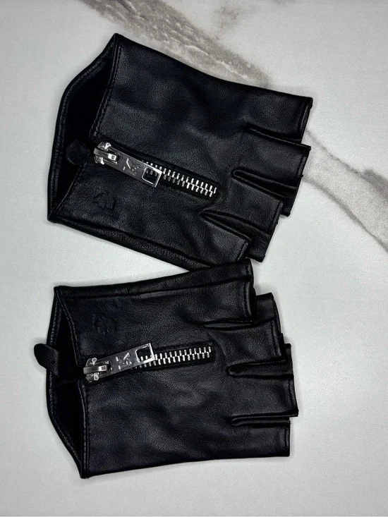 Karl Lagerfeld Zip-Up Fingerless Leather Gloves / Size M/L