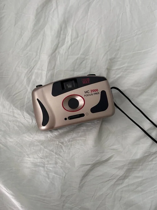 HC 2000 Focus Free Point-and-Shoot Camera - Rose Gold/Black
