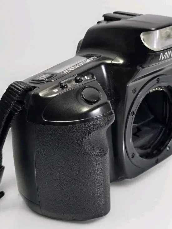Minolta Maxxum 300si 35mm SLR Film Camera Body Only Autofocus Tested