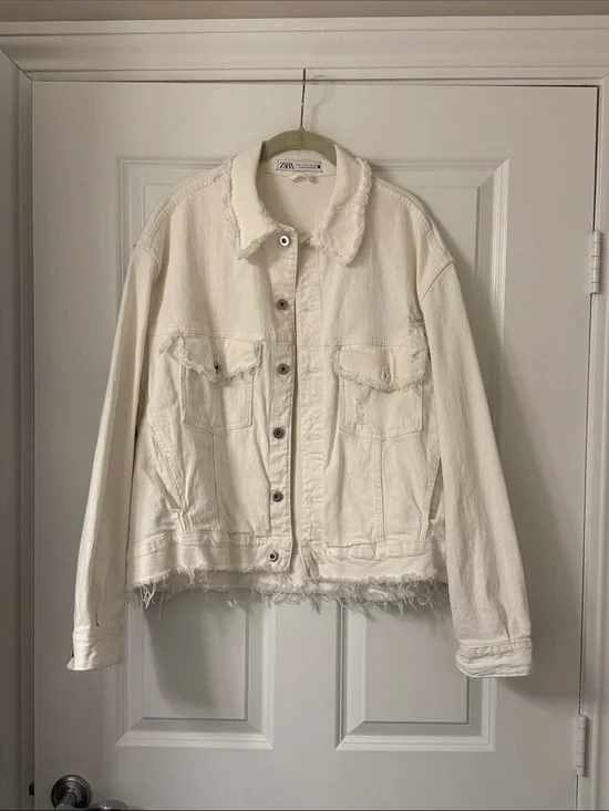 Zara Off-White Frayed Hem Denim Jacket