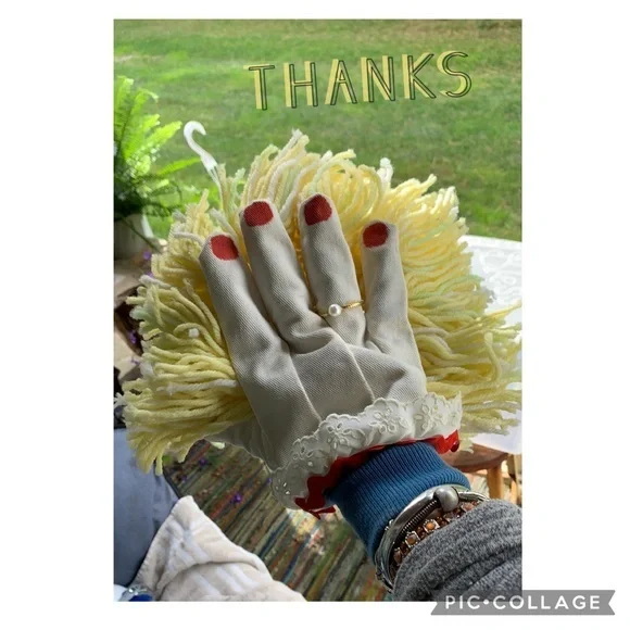Tell that special someone “Thank You” with this handmade Dusting Mitt