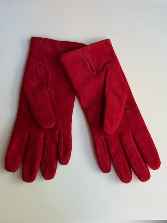 Saks Fifth Avenue Made in Italy 100%  Leather Cashmere Lined Red Gloves 7 1/2