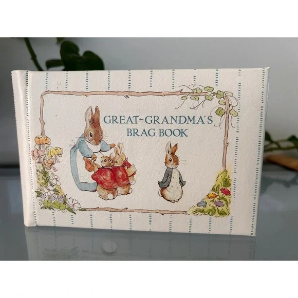 Vintage Beatrix Potter Great-Grandma's Brag Book Peter Rabbit Photo Album 1990