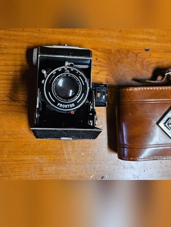 Vintage Zeiss Ikon Ikonta 521 with Prontor Shutter - Black