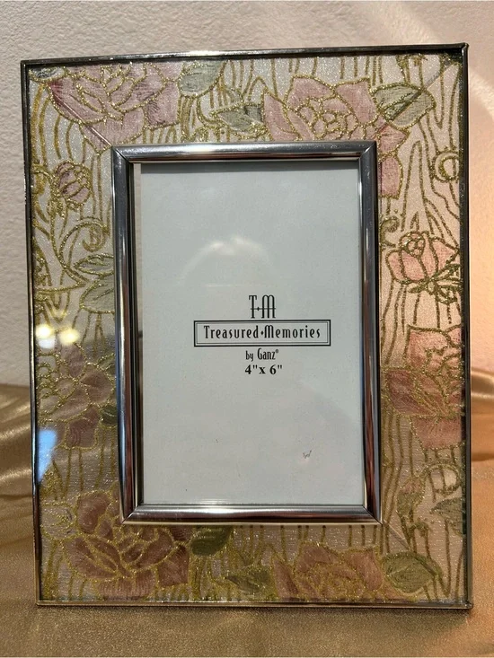 Beautiful GANZ Floral Glass Frame with Gold Accents