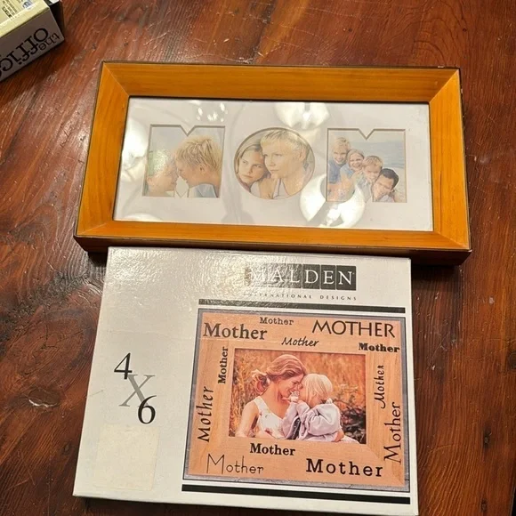 2 Mothers themed frames, both never used. 1 NIB