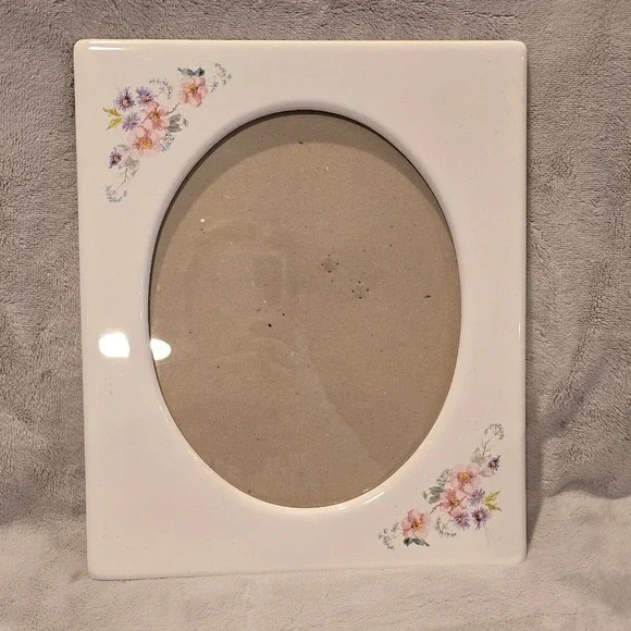 Vintage Walmart Ceramic Floral Picture Frame White Oval Opening Pink Purple 8x10