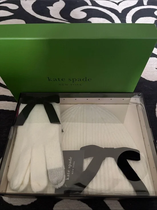 kate spade Women's Cream Knit Hat & Glove Set
