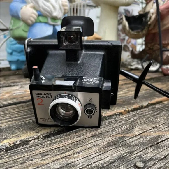 Polaroid Square Shooter 2 Instant Land Camera Black Silver Vintage 80s