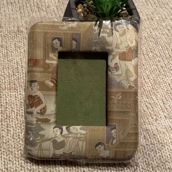 - 🤗NWT Jim Thompson Silk Picture Frame