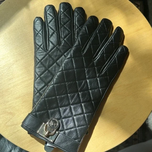 MICHAEL Michael Kors Black Quilted Leather Gloves