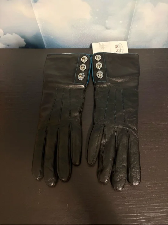 Coach Black Leather Gloves Teal Trim triple turn lock cashmere lined size 7  NWT