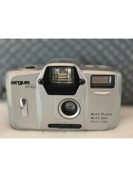 Argus FF300 35mm Point & Shoot Film Camera Auto Flash 29mm Lens Untested