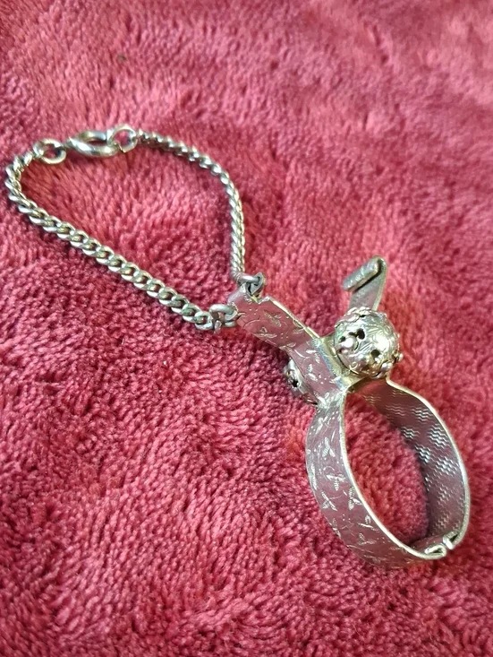 Vintage Silver-Tone Clip-On Glove Clip/holder 1950's 1960's
