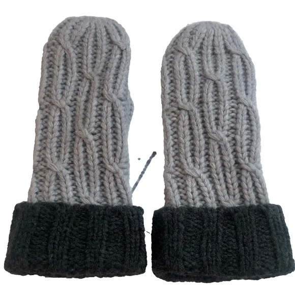 NEW Women's Two Toned Gray Knit Stretch Mittens ONE SIZE FITS MOST