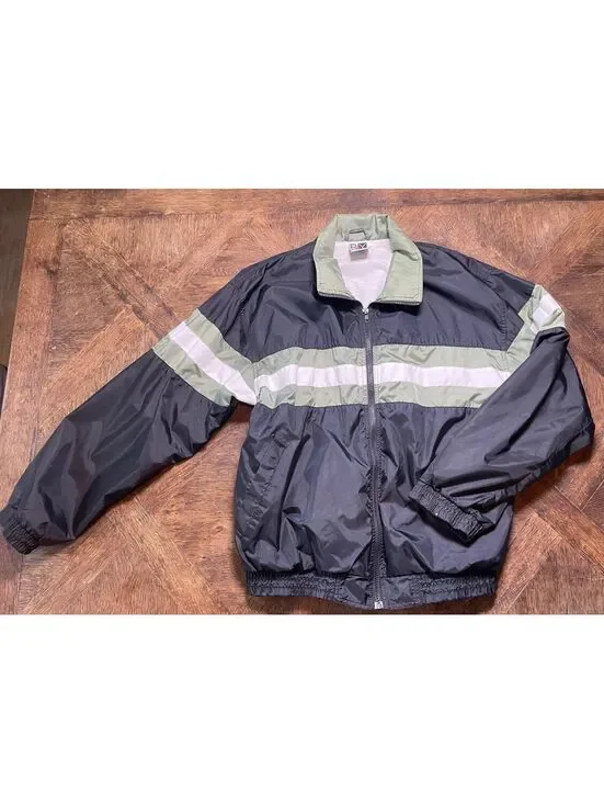 R&Y Sports black and green lined windbreaker men’s size medium 80s/90s vibe