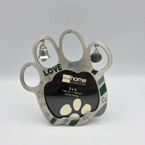 Love Me Engraved Metal Cat Paw Picture Frame Green Letters Bell & Yarn Charms