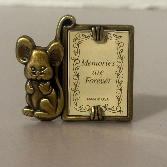 Vntg. Miniature Molded Brass Frame 2.0