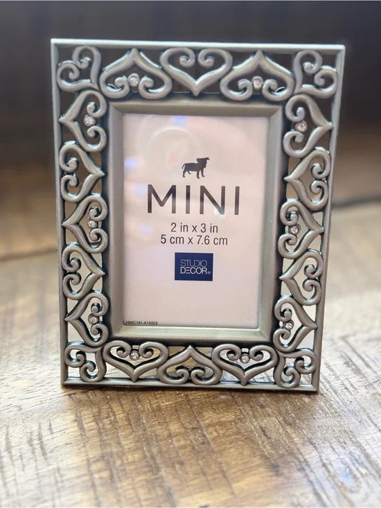 Studio Decor Expressions Pewter Heart Jeweled Mini Picture Frame 2x3 New