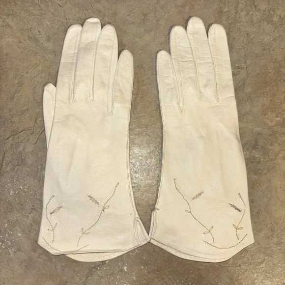 Vintage 60s Girls Kid White Leather 9
