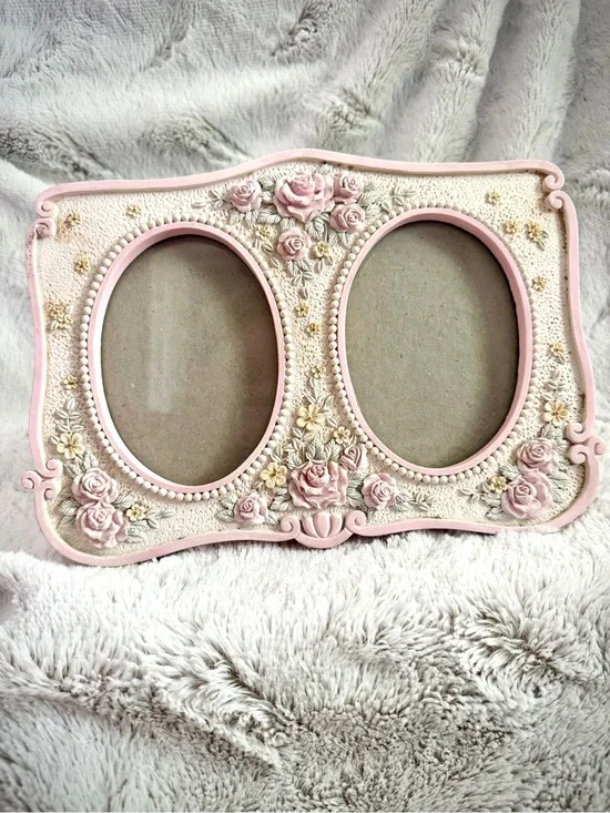 Vintage-Inspired Double Photo Frame - Pink Rose Design
