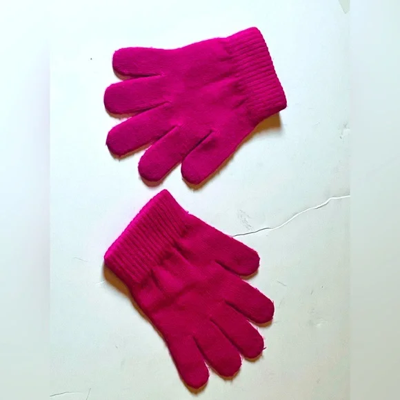 Warm stretchy, knitted, fuchsia colored gloves, SIZE: one size
