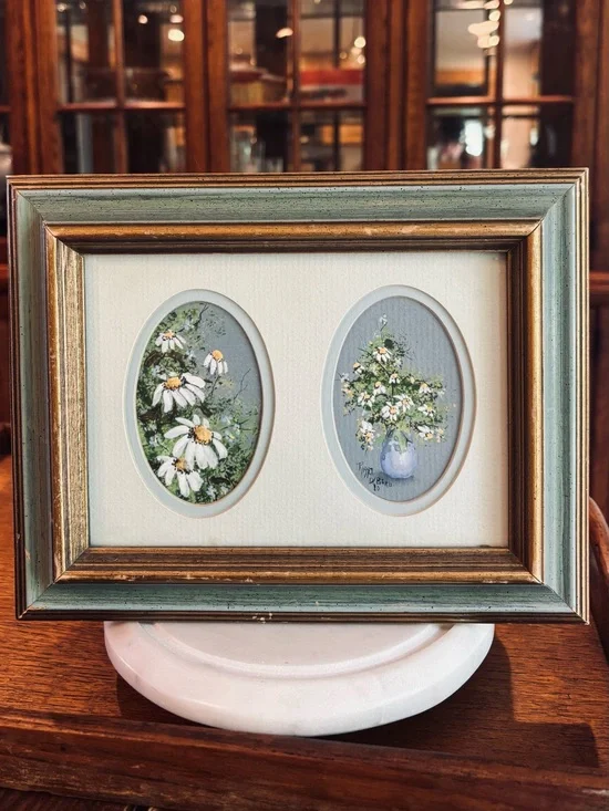 Modern Vintage-Style Daisy Double Oval Frame by Rissa DeBord