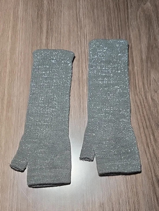 Gray Knit Fingerless Gloves with Sparkle