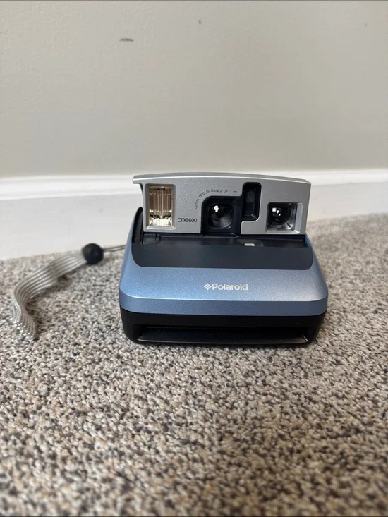 Polaroid One 600 Instant Film Camera Takes Type 600 film