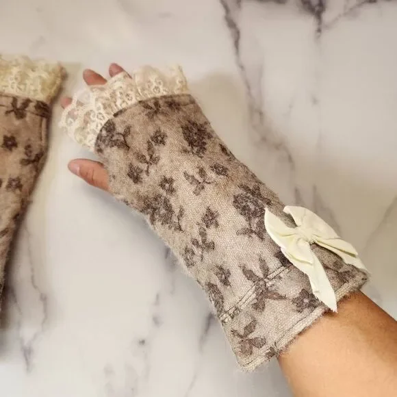 Floral shabby chic victorian hand forearm warmers lace ruffle one size womens