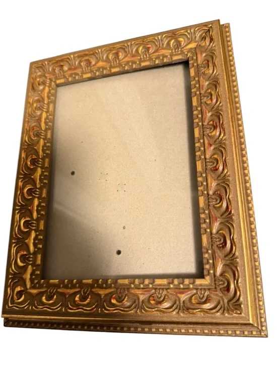 Ornate Gold Picture Frame with Glass – Vintage Style