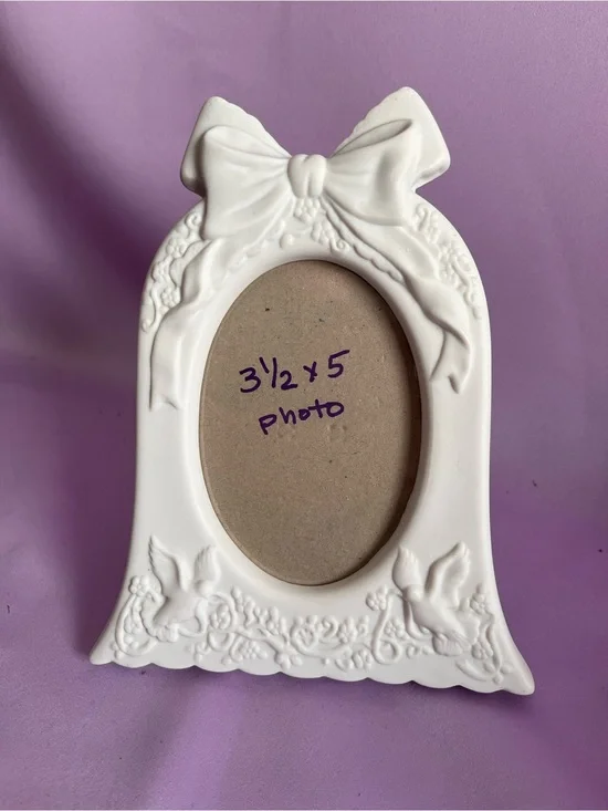 White Ceramic Wedding bell with Bow Photo Frame for 3.5 x 5 Photos.