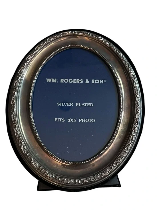 Victorian Wm & Son Silver Plated Oval Photo Frame Fits 3”X 5” Photo Table Decor