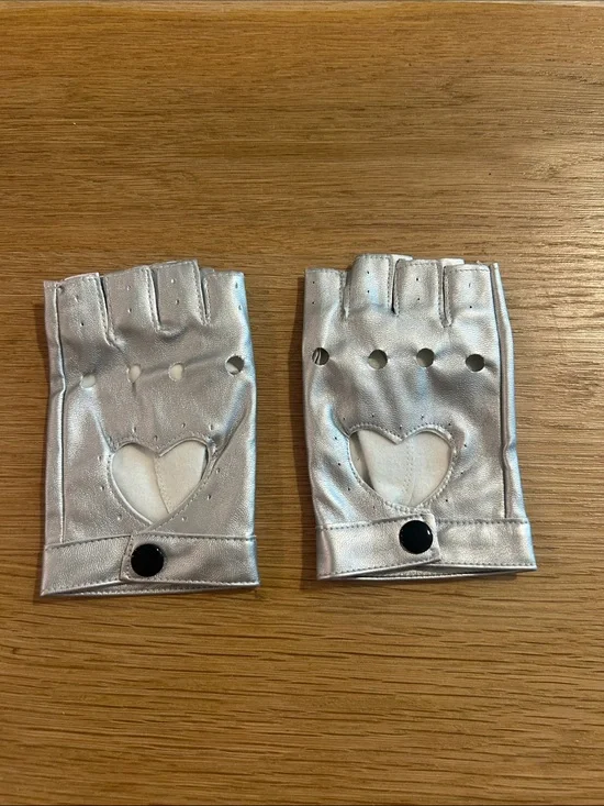 Silver Fingerless Driving Gloves with Heart Cutouts