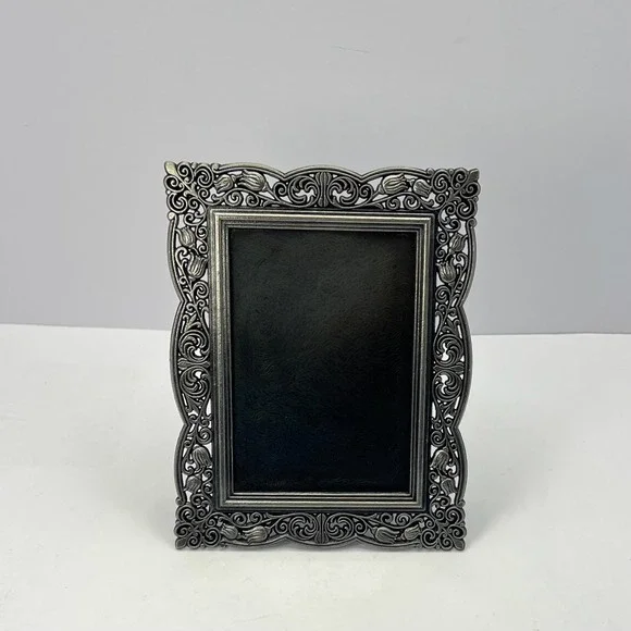Vintage Pewter Tulip‎ Frame 3.5 x 5 Ornate Floral Filigree Victorian Gothic