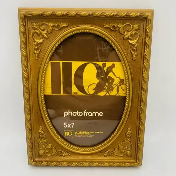 1973 Intercraft Intricate Picture Frame