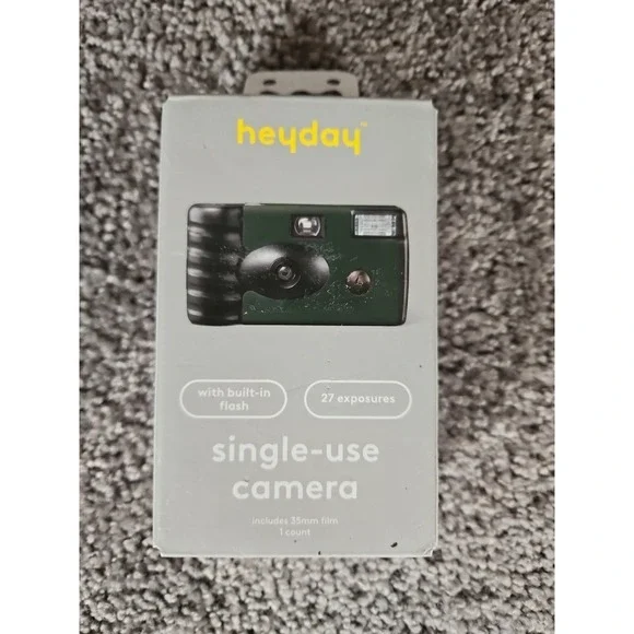 Heyday Single-Use 35mm Film Camera Green Built-In Flash 27 Exposures New