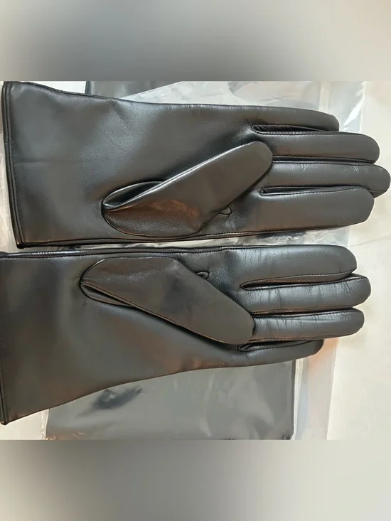 NWOT - Fratelli Orsini Gloves