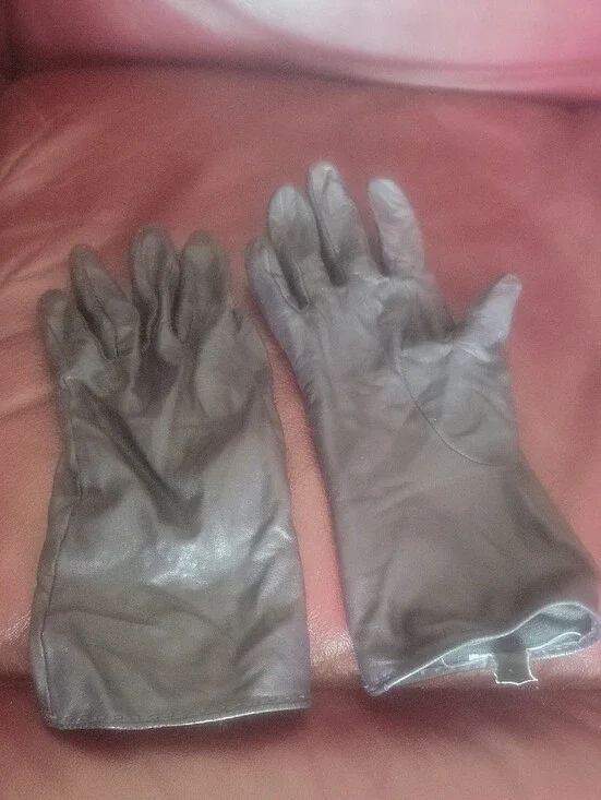 Classic Black Unlined Leather Gloves