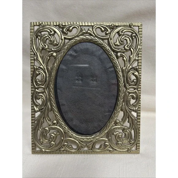 PHILIP WHITNEY LTD. GOLD PLATED TABLETOP PICTURE FRAME HOLDS 5 X 3
